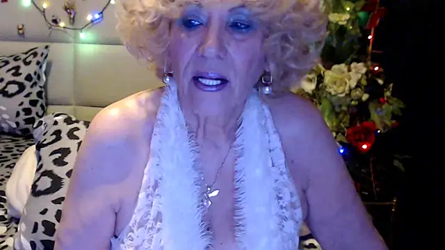 HappyWomanOn online show from April 19, 2026, 8:57 am