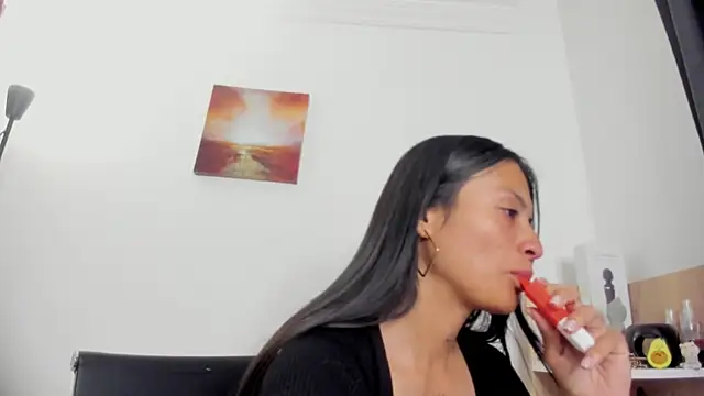 nia  white online show from June 10, 2026, 1:39 am