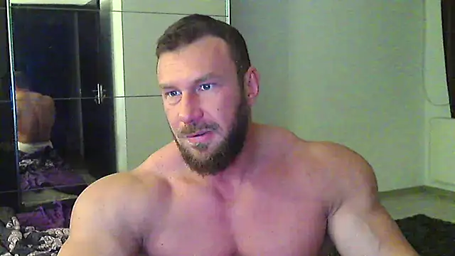 Snapshot of muscularkevin chatting on April 21, 2026, 3:24 am muscularkevin online show from April 21, 2026, 3:24 am
