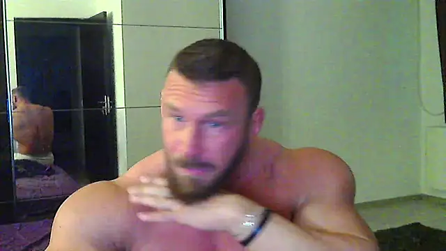 Snapshot of muscularkevin chatting on May 7, 2026, 3:23 am muscularkevin online show from May 7, 2026, 3:23 am