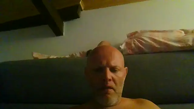 davigochi77bcn online show from October 4, 2025, 8:40 pm