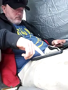 Hotredheadandtoungelasher online show from December 19, 2024, 1:07 pm