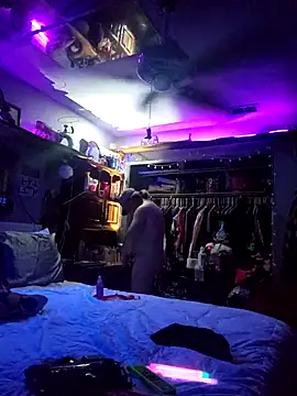 Hotredheadandtoungelasher online show from February 23, 2026, 12:35 pm