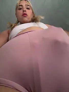 Irisweet  online show from February 9, 2025, 9:17 pm