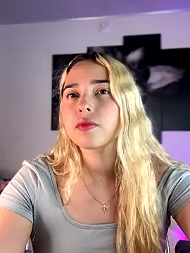 Irisweet  online show from September 13, 2025, 11:15 pm