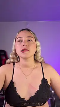 Irisweet  online show from January 17, 2026, 10:24 pm