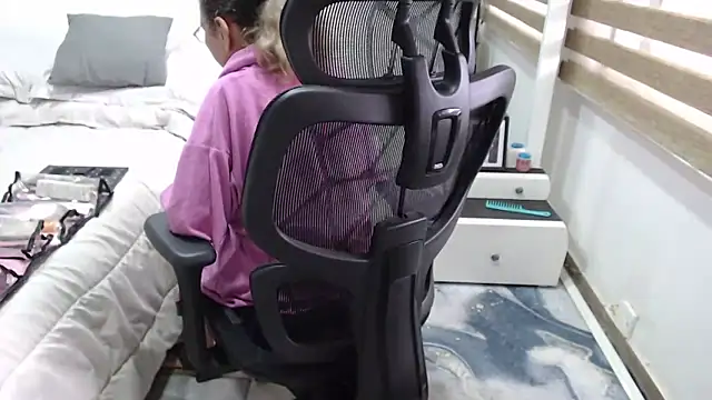 jesy hot online show from April 8, 2026, 8:20 pm