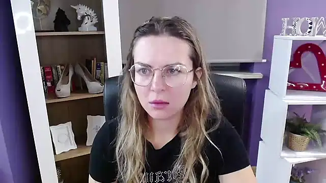 Zoey Erotic online show from October 16, 2025, 4:24 am