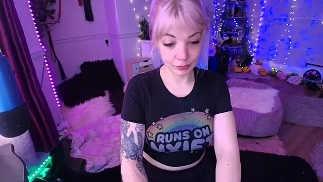 AliceW0lf online show from April 3, 2026, 10:46 am