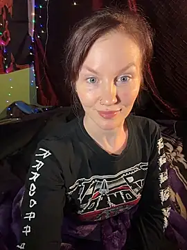 Snapshot of courtneyoccult chatting on November 7, 2025, 7:19 am courtneyoccult online show from November 7, 2025, 7:19 am