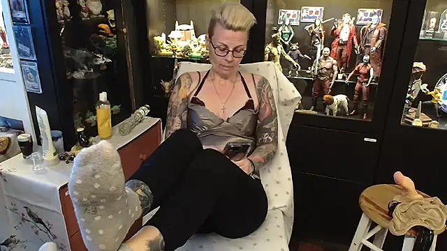 Snapshot of MaryG chatting on January 26, 2025, 12:33 pm MaryG online show from January 26, 2025, 12:33 pm