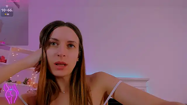 Snapshot of Alice_in_the__Wonderland chatting on January 22, 2025, 9:35 am Alice in the Wonderland online show from January 22, 2025, 9:35 am