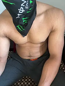 Snapshot of AmHunter04 chatting on March 19, 2025, 9:38 am AmHunter04 online show from March 19, 2025, 9:38 am