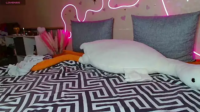 Snapshot of GoldenBaby chatting on December 14, 2024, 1:49 pm GoldenBaby online show from December 14, 2024, 1:49 pm