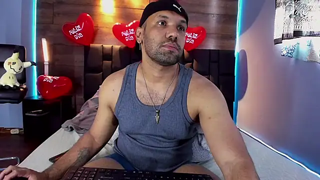 Snapshot of anthonylatynxd chatting on February 14, 2025, 8:15 pm anthonylatynxd online show from February 14, 2025, 8:15 pm