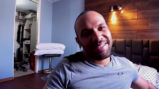 Snapshot of anthonylatynxd chatting on February 18, 2025, 2:27 pm anthonylatynxd online show from February 18, 2025, 2:27 pm