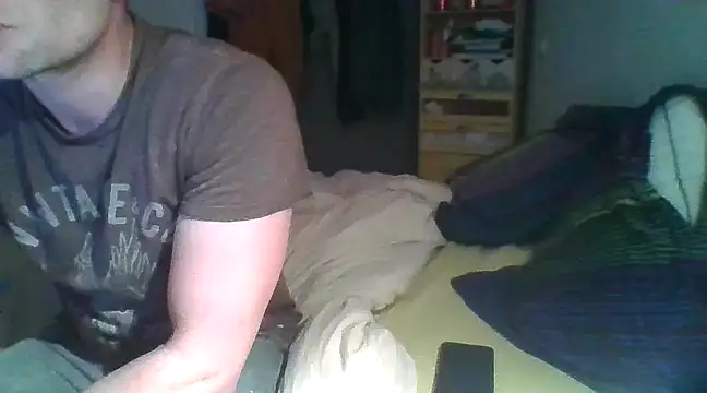 Snapshot of MmaxX004 chatting on March 5, 2025, 9:48 pm MmaxX004 online show from March 5, 2025, 9:48 pm