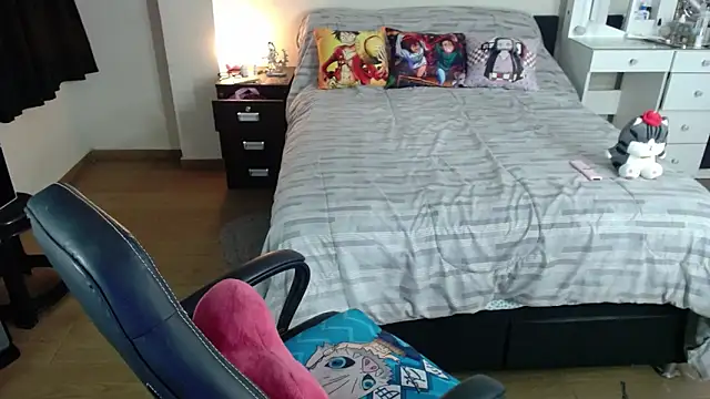 kittykat18x online show from October 27, 2025, 1:09 am