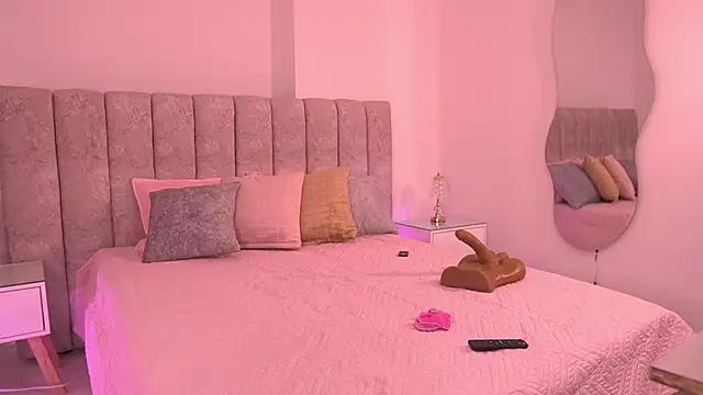 Snapshot of violeta_aroca chatting on November 22, 2025, 3:05 am violeta aroca online show from November 22, 2025, 3:05 am