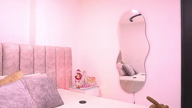 Snapshot of violeta_aroca chatting on December 19, 2025, 3:13 am violeta aroca online show from December 19, 2025, 3:13 am