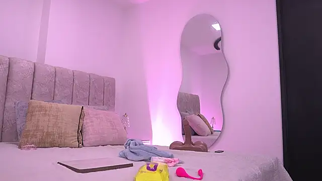 Snapshot of violeta_aroca chatting on January 8, 2026, 3:09 am violeta aroca online show from January 8, 2026, 3:09 am