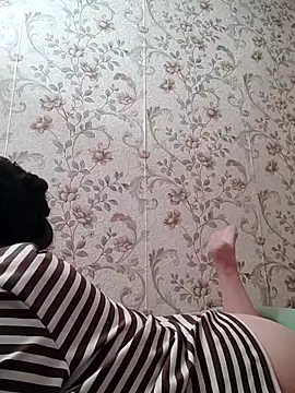 Zulfiya Bruce online show from April 10, 2026, 5:17 pm