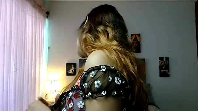 3littleschoolteens online show from October 31, 2025, 9:05 pm