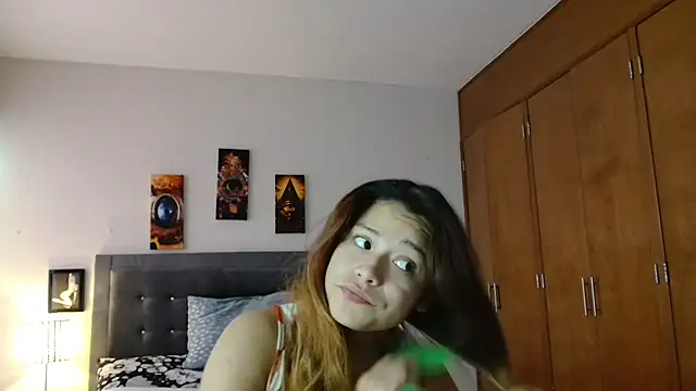 3littleschoolteens online show from November 5, 2025, 5:46 pm