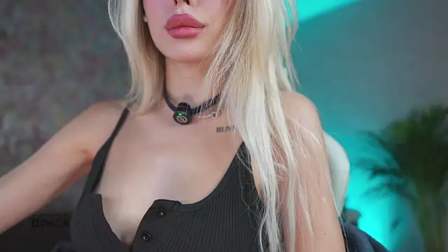 misstics  online show from November 19, 2025, 6:41 pm