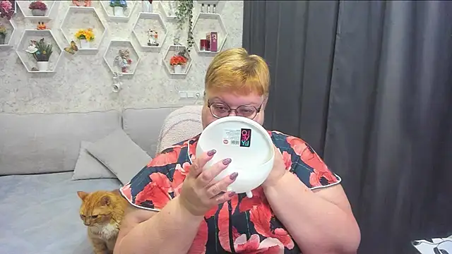  big love  online show from April 18, 2026, 7:58 pm