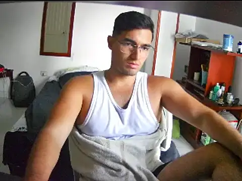 Snapshot of lechero226 chatting on December 19, 2024, 10:32 pm lechero226 online show from December 19, 2024, 10:32 pm