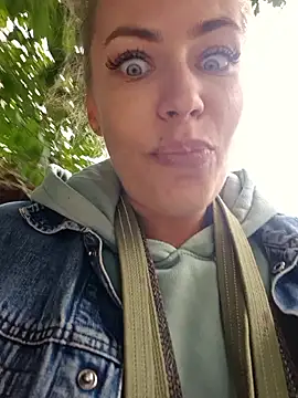 Keli Jessi online show from September 25, 2025, 12:31 pm