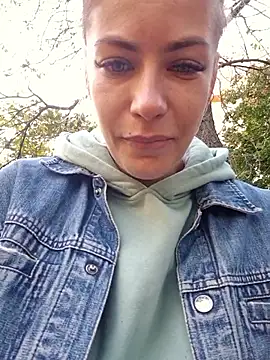 Keli Jessi online show from September 26, 2025, 1:15 pm