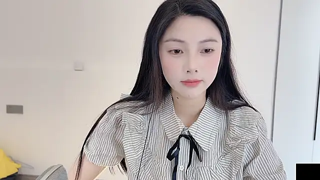 Snapshot of HaagenDazs_ chatting on February 19, 2025, 5:49 am HaagenDazs  online show from February 19, 2025, 5:49 am