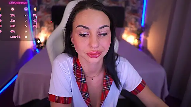 Snapshot of KristiiMax chatting on December 4, 2025, 4:27 pm KristiiMax online show from December 4, 2025, 4:27 pm