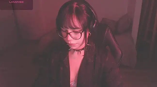 Snapshot of modjo_ chatting on December 23, 2024, 4:55 am modjo  online show from December 23, 2024, 4:55 am