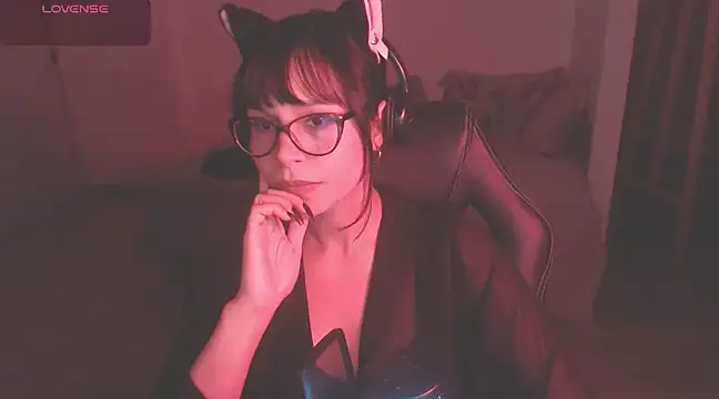 Snapshot of modjo_ chatting on December 24, 2024, 8:11 am modjo  online show from December 24, 2024, 8:11 am