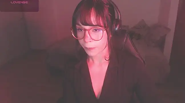 Snapshot of modjo_ chatting on February 9, 2025, 6:43 am modjo  online show from February 9, 2025, 6:43 am