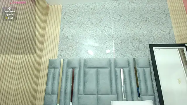 Snapshot of veronicaroose_ chatting on February 9, 2026, 12:42 pm veronicaroose online show from February 9, 2026, 12:42 pm