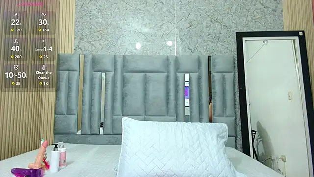 Snapshot of veronicaroose_ chatting on February 16, 2026, 12:34 pm veronicaroose online show from February 16, 2026, 12:34 pm