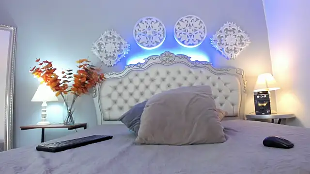 Susaan Miilf online show from October 9, 2025, 4:49 pm