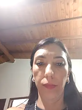 LunaZambrano online show from September 13, 2025, 1:49 am