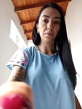 LunaZambrano online show from January 10, 2026, 2:08 pm