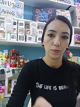 LunaZambrano online show from June 10, 2026, 3:11 pm