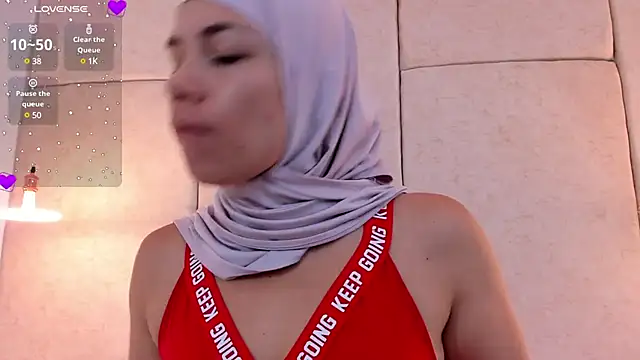 aisha vs online show from February 8, 2025, 12:06 pm