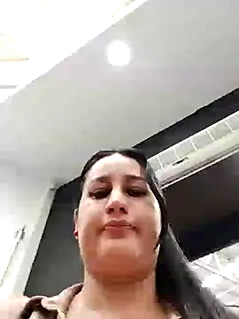 keilymadam online show from January 29, 2025, 5:35 pm