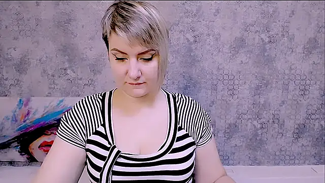 Djullia online show from September 20, 2025, 5:08 am