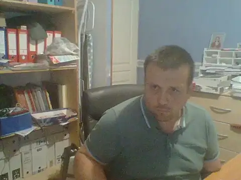 manubm03 online show from May 6, 2026, 4:56 pm