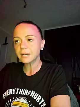 MrsBunnyBum online show from April 9, 2026, 6:19 am