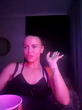 MrsBunnyBum online show from April 13, 2026, 5:51 pm